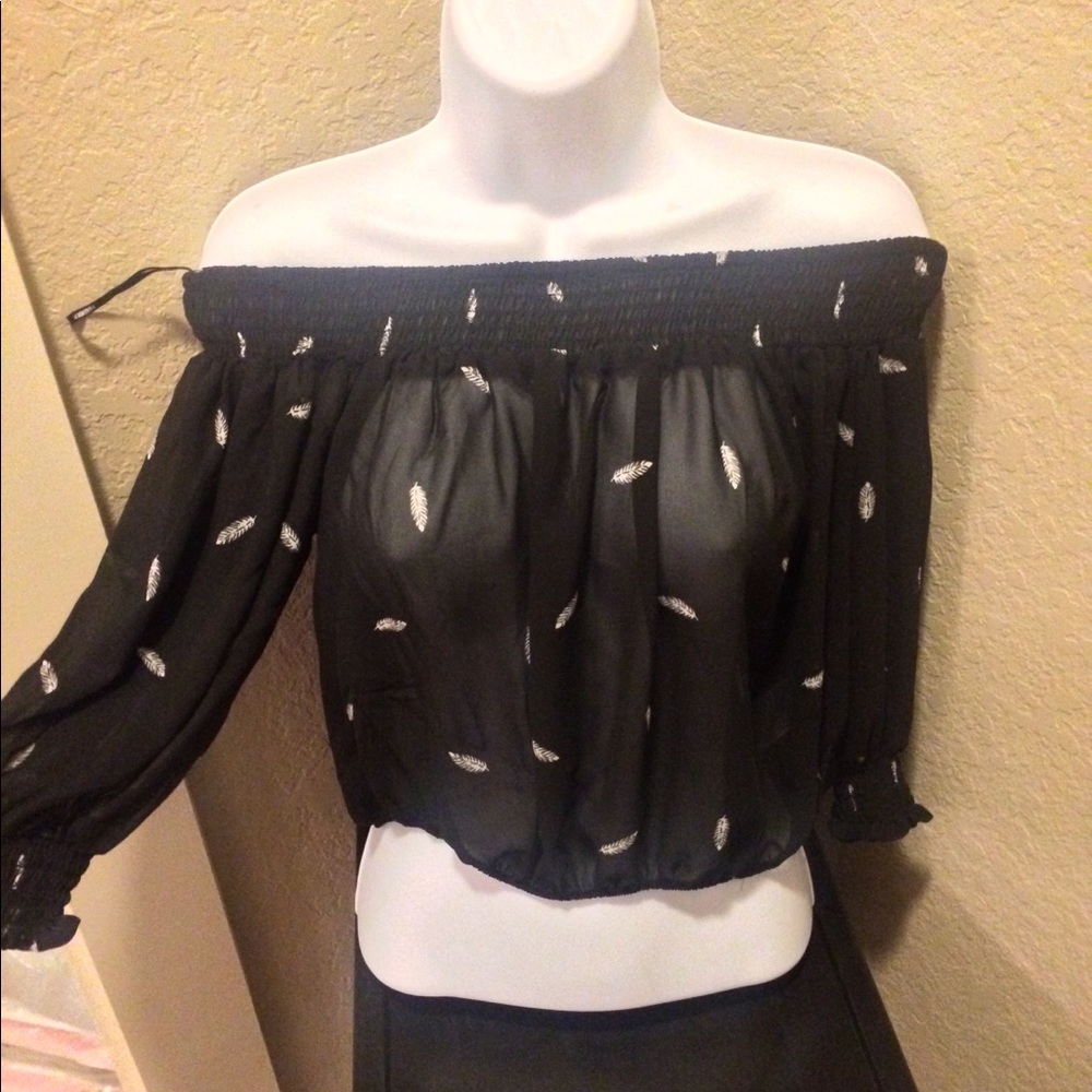 NWT FOREVER 21 OFF THE SHOULDER CROP TOP- PICS